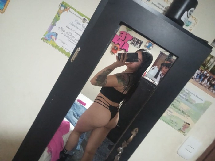 JOVEN LATINA,SALIDAS 24HRS