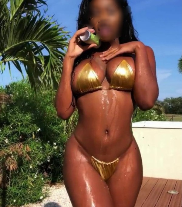 Ardiente apasionada mojadito chochito  fiestera  en san sebastian