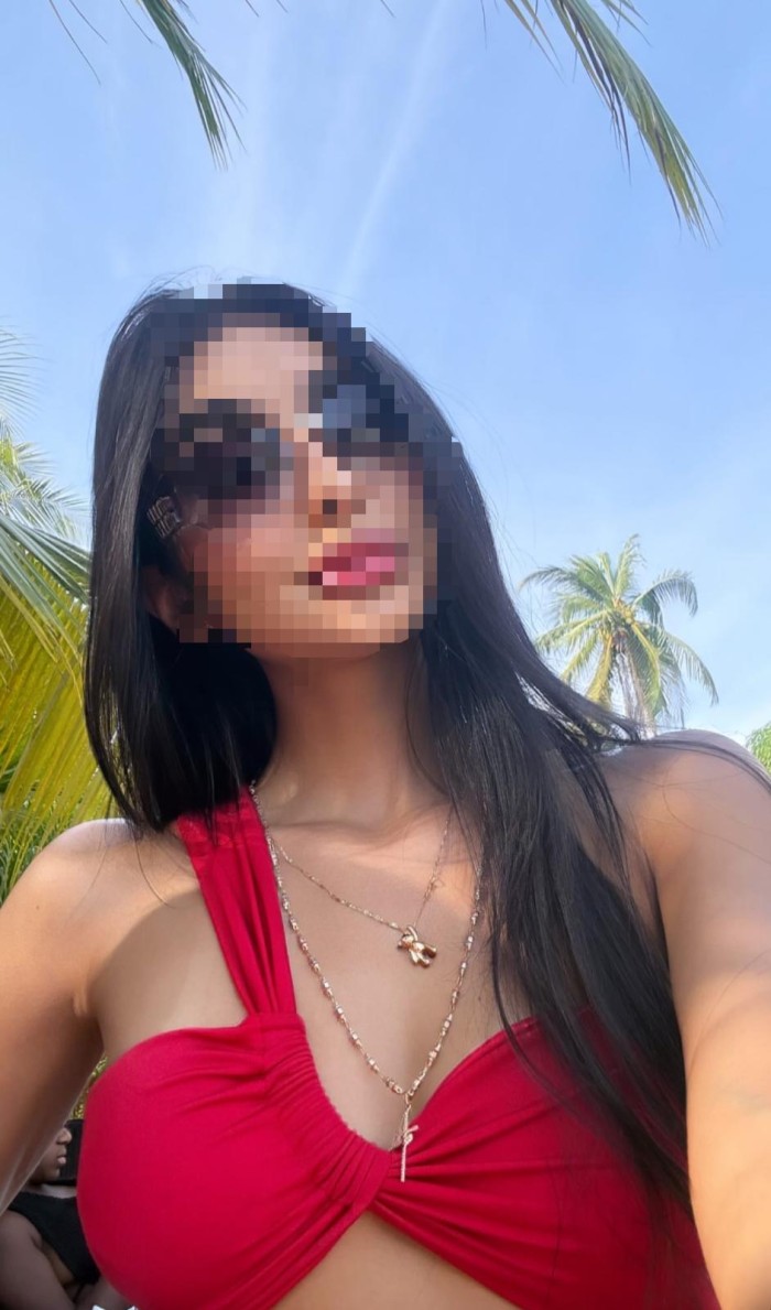 SCARLETT ARDIENTE DULCE FIESTERA & MORBOSA