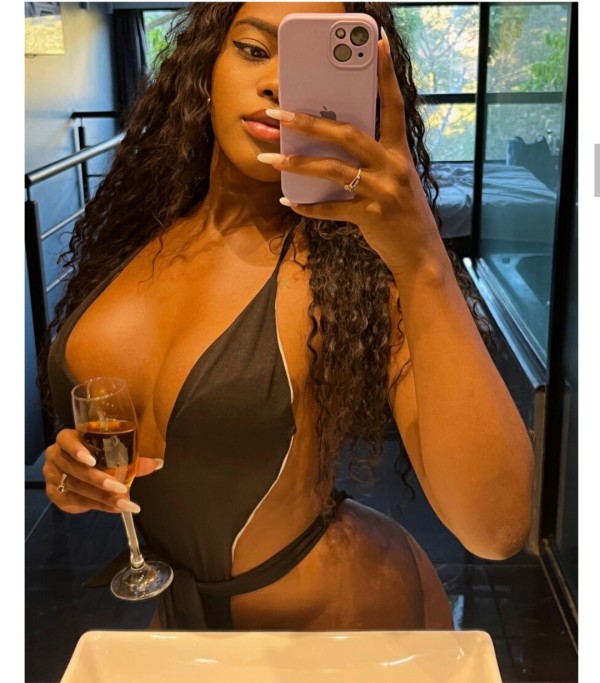 Estrella linda caliente videollamada