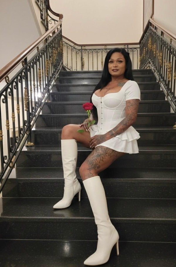 MORENA caliente y guquetona para tus ratos