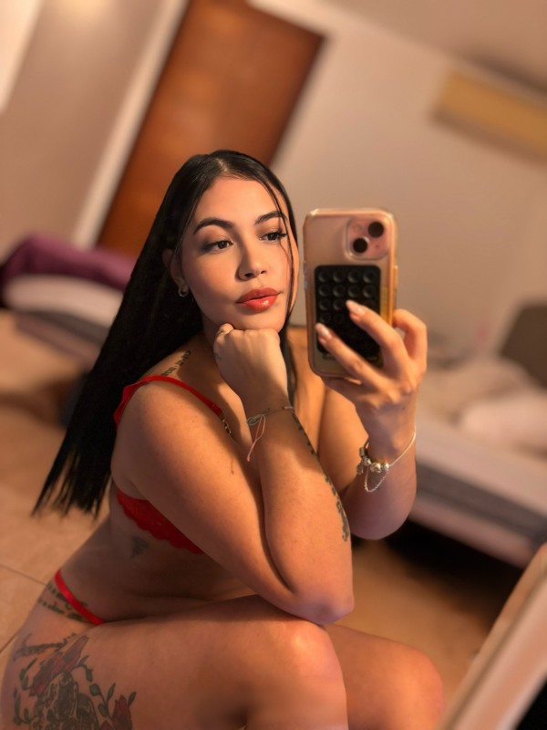 Amor soy Danna colombiana fiestera, independiente sexy y fogosa