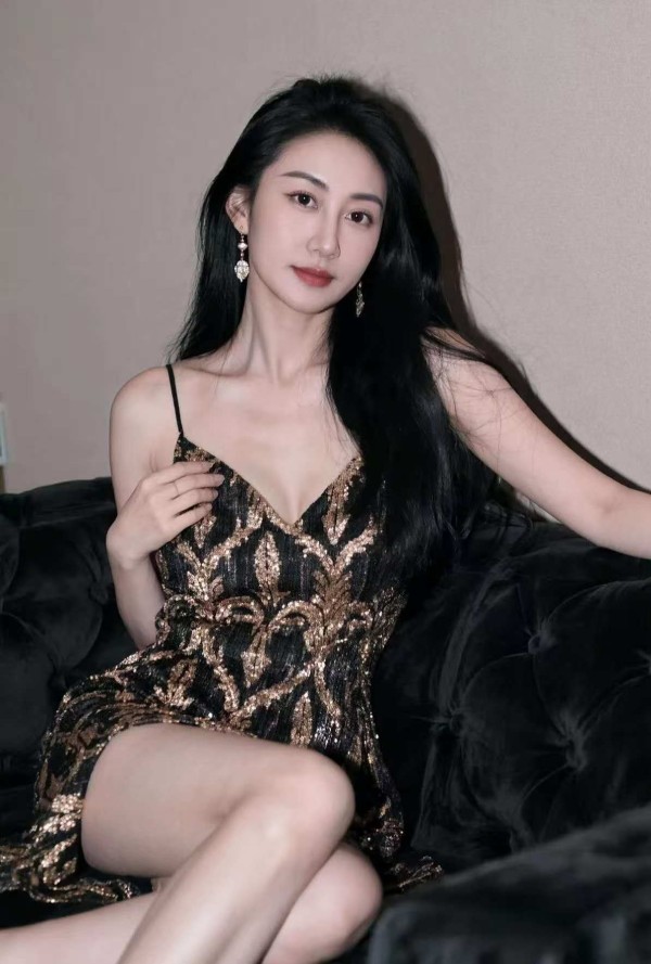 我来自亚洲。这些照片100%真实在现实中。