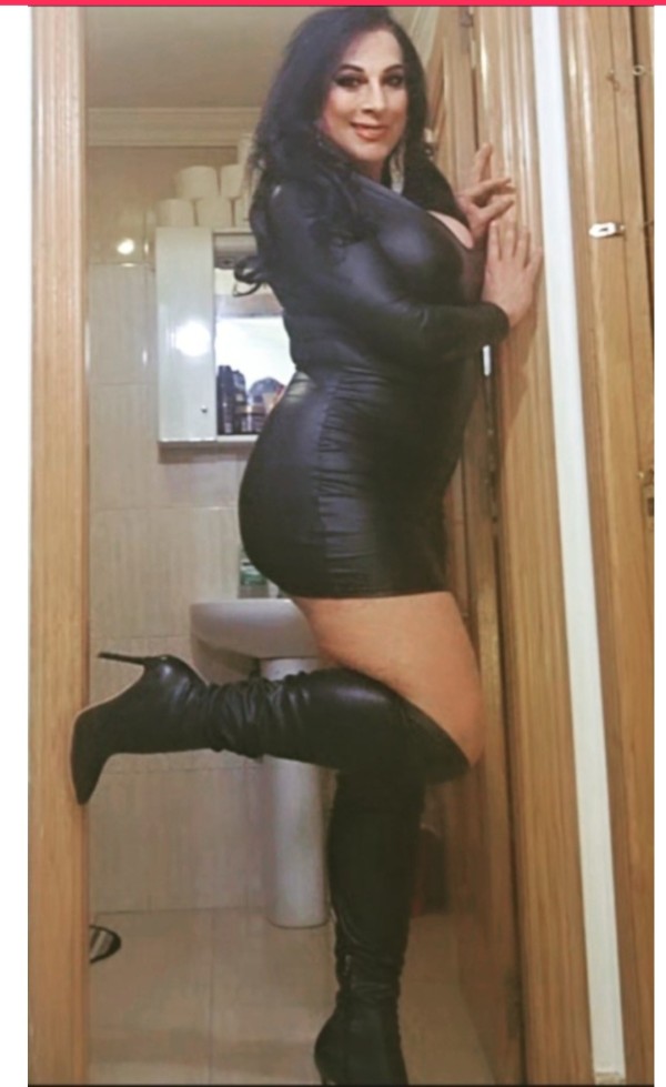 NOVEDAD EN LUGO TS FEMENINA AUTÉNTICA MUJER Y  GRAN SORPRESA FIESTERA