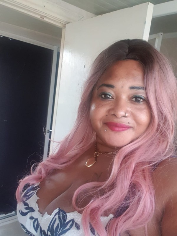 MADURA  CARIÑOSA EN TERRAZA