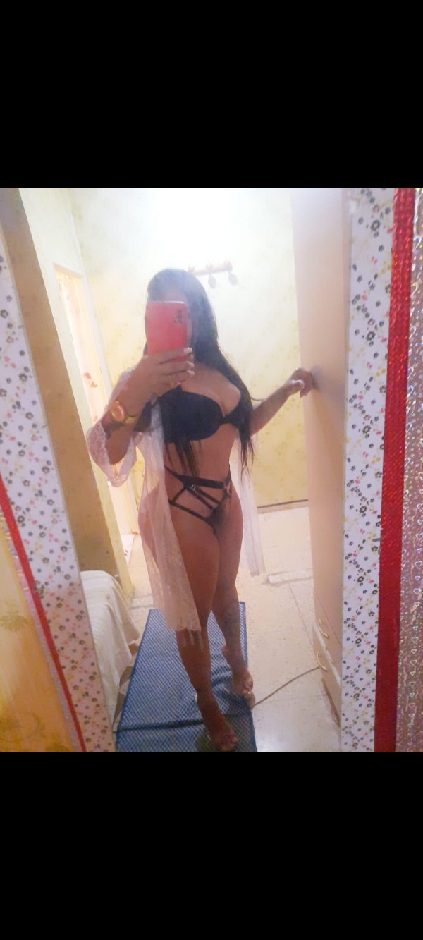 Latina romantica y sexi 100%real