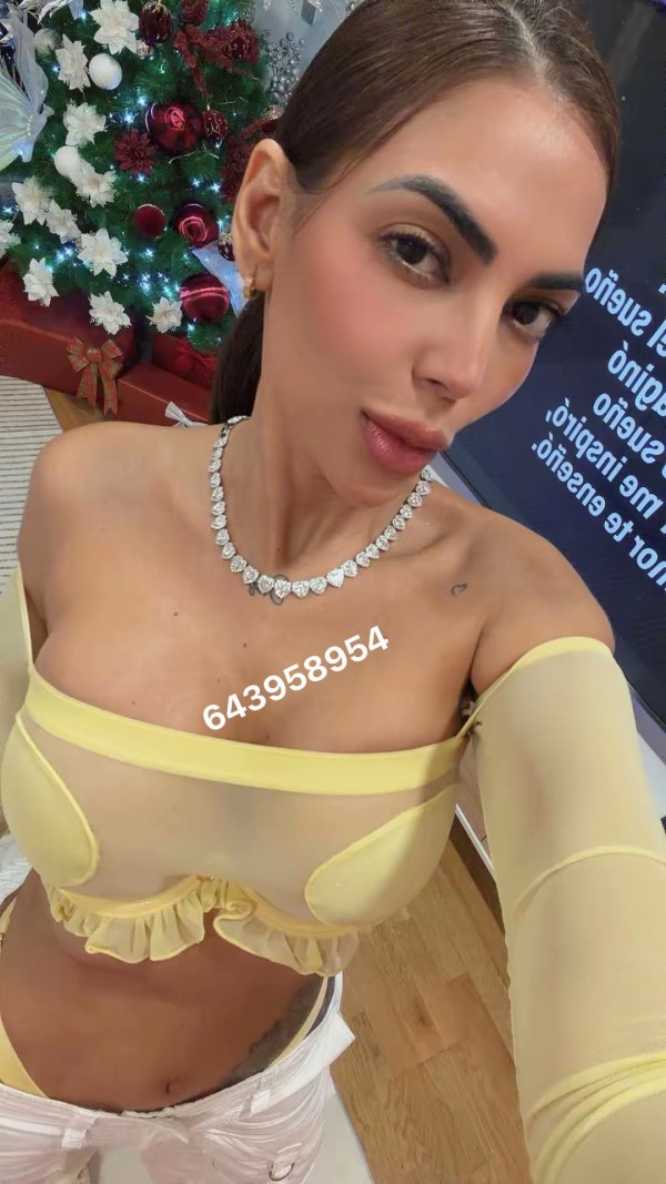 FOTOS 100% REALES MORBOSA LATINA CON GANAS DE PASARLO RICO