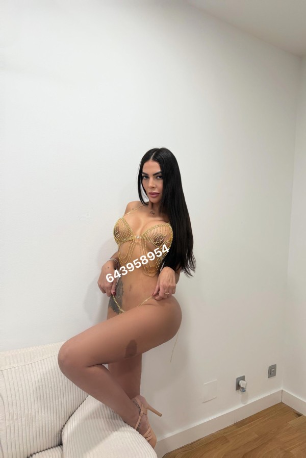 FOTOS 100% REALES MORBOSA LATINA CON GANAS DE PASARLO RICO