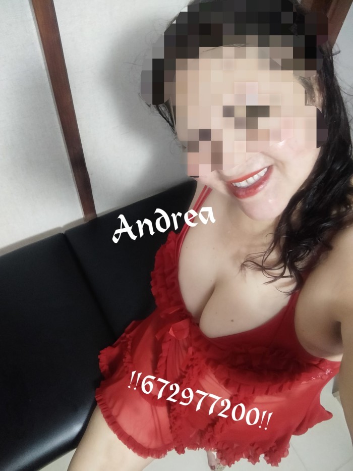 Andrea masajista erótica masaje en camilla