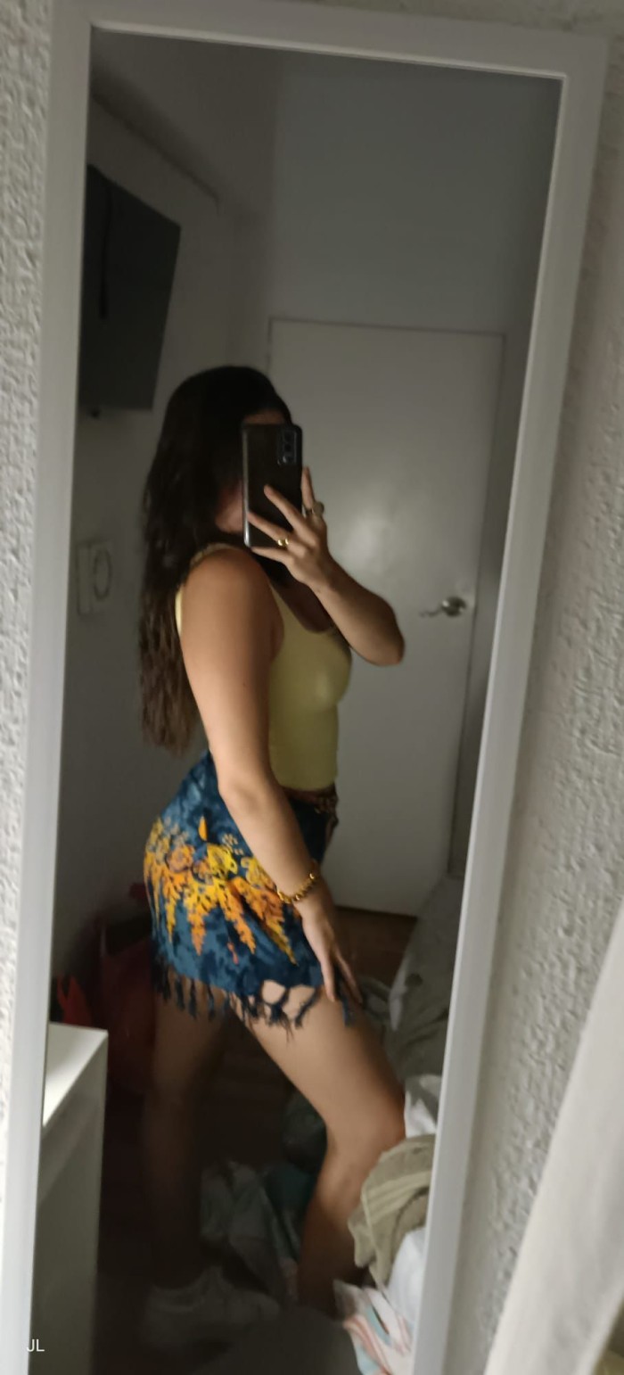 LUCÍA JOVENCITA ESPECTACULAR EN PAMPLONA