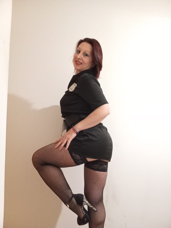 LAURA PELIRROJA FIESTERA!! SEXO INTENSO!! Madurita!