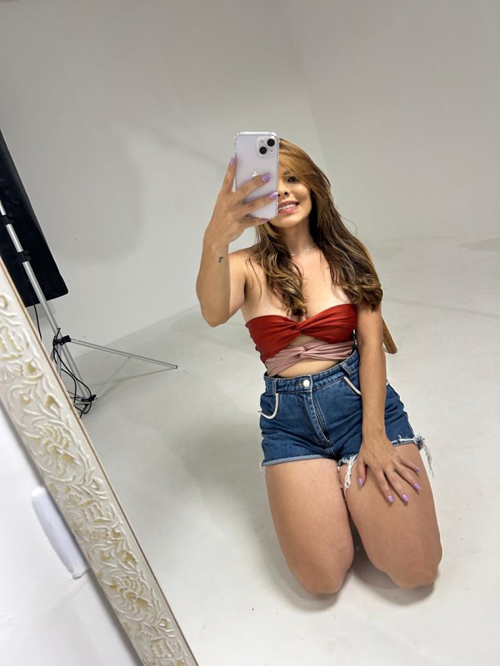 Rubia una bomba de placer