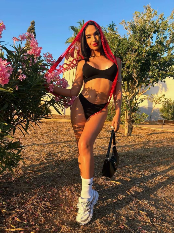 SEXY  SPANISH PERVERSA FOGOSA TRANS CACHONDA PARA TI NOVEDAD LLÁMAME