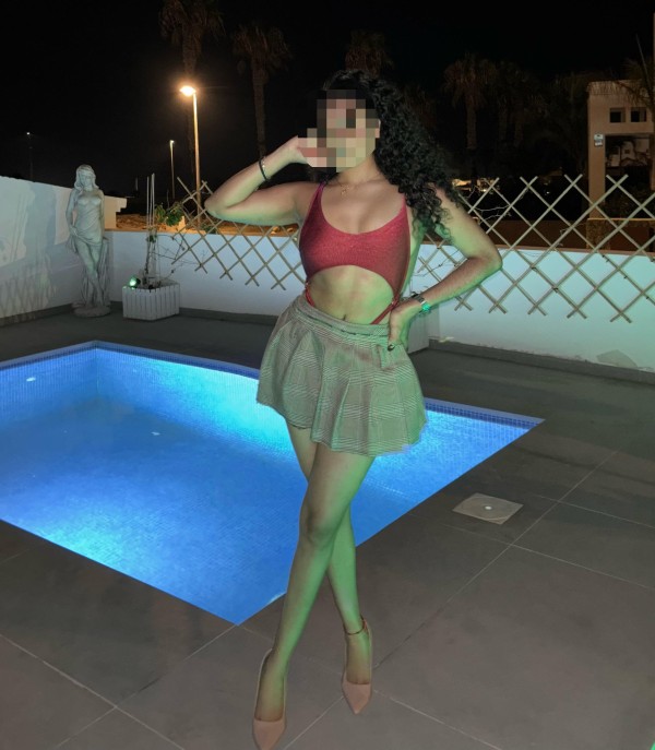 JOVENCITA CALIENTE TRAVIESA CON GANAS DE FIESTA