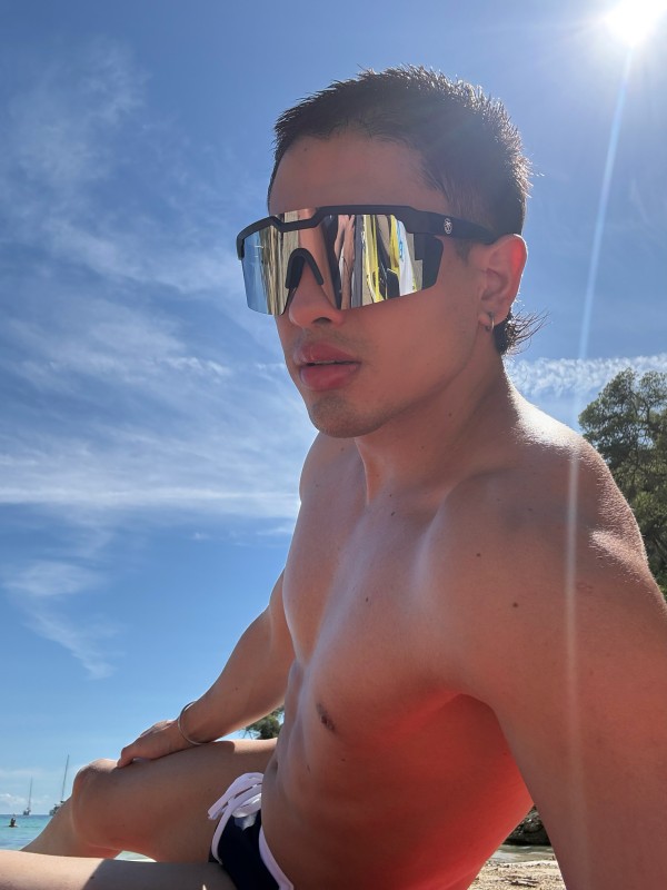 DYLAN COLOMBIANO