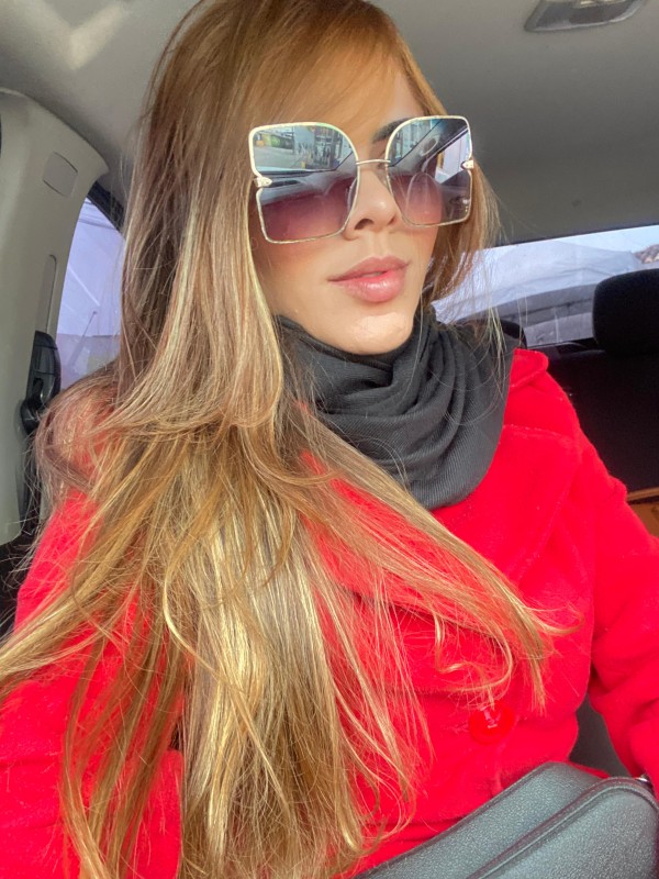 Rubia una bomba de placer