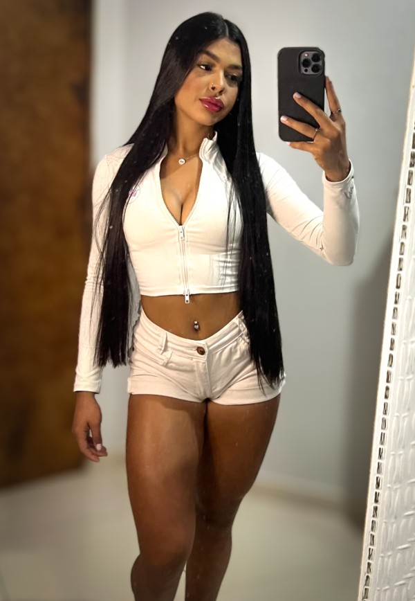 Camila 26 años Colombiana  SOY SOLTERA Tengo mi propia casa y vivo sola