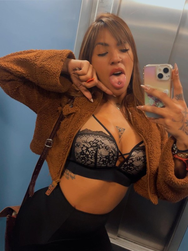 EL PLACER A MI LADO ES MAS RICO Y ESPECIAL