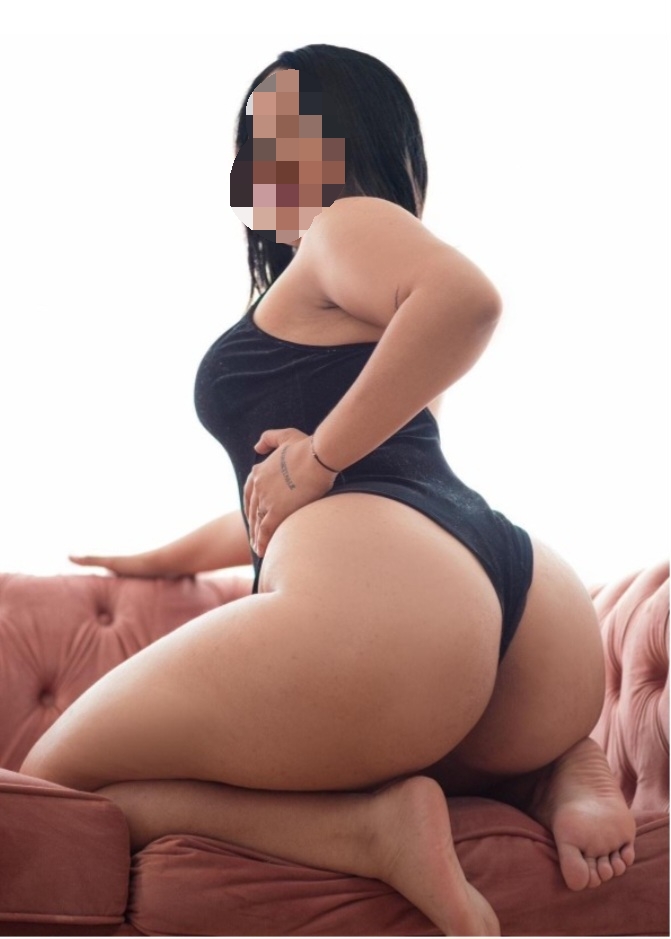 ULTIMOS DIAS ENCANTADORA MULATA CACHONDA