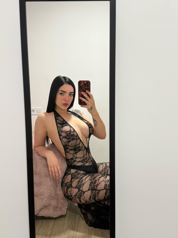 JOVENCITA CALIENTE