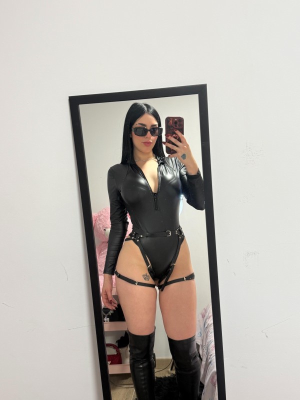 JOVENCITA CALIENTE