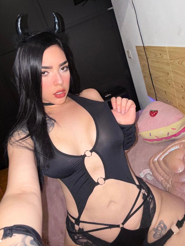 JOVENCITA CALIENTE