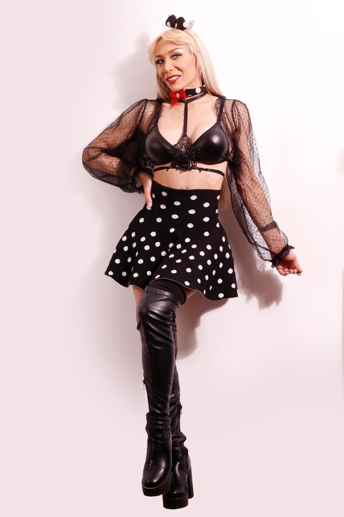 672148228 LATINA CALIENTE Y FIESTERA available 24H