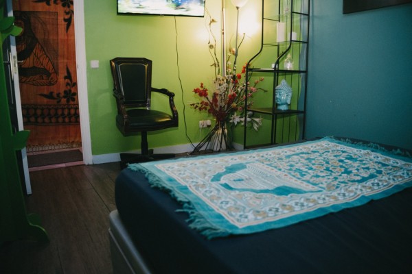 SE ALQUILA HABITACIÒN PARA ENCUENTROS