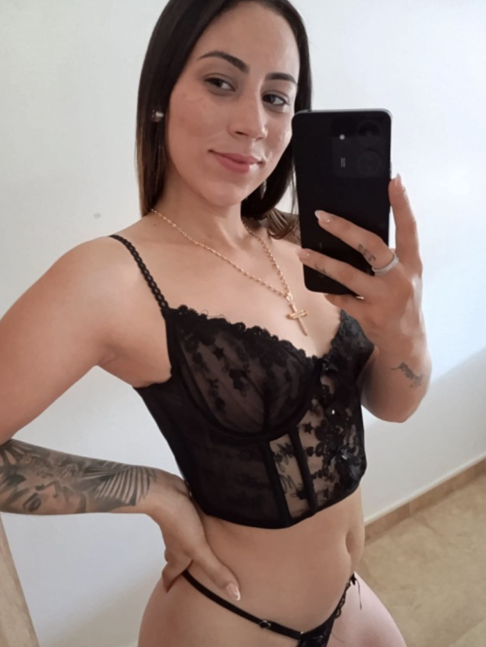 ESTOY DISPUESTA A COMPLACERTE Y HACERTE CORRER MUY RICO ¡FRANCÉS DE LOCURA!