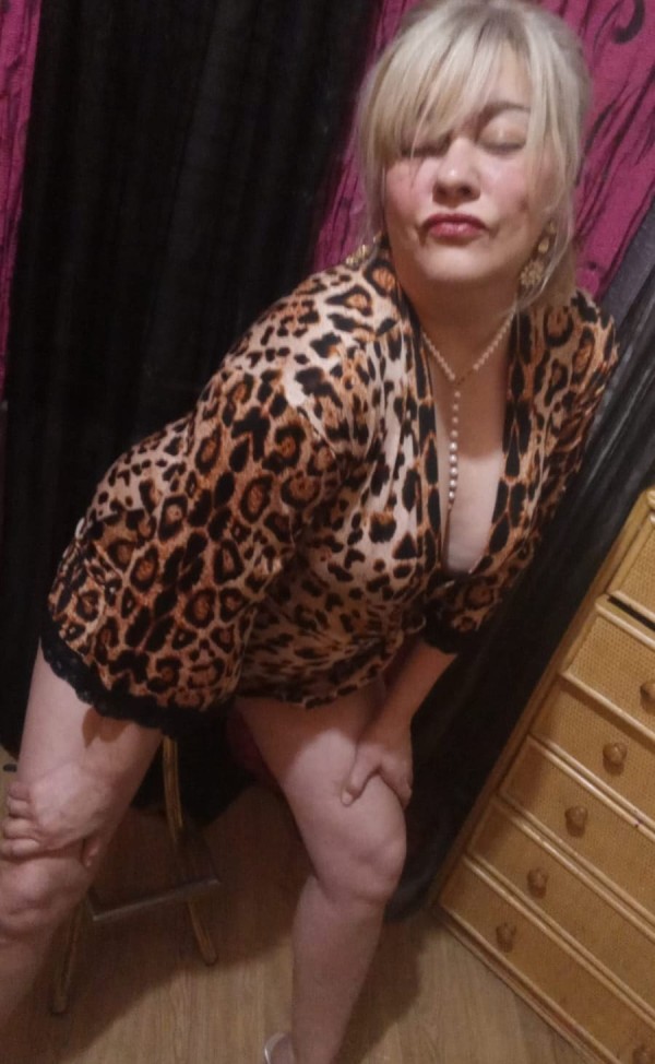 Título nueva alcantarilla española solo españoles rellenita