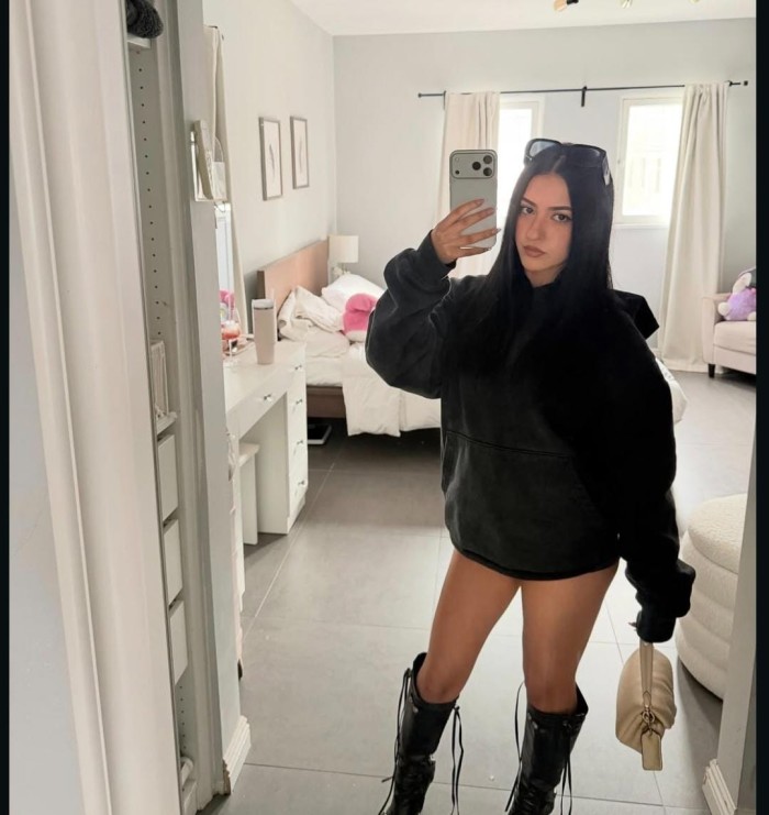 JOVENCITA LUJURIOSA FIESTERA COMPLACIENTE A FULL