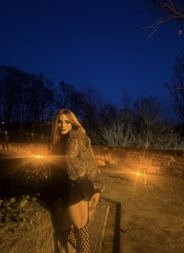 VALENTINA TRANS LATINA POLLONA Y LECHERA DISPONIBLE EN MANRESA
