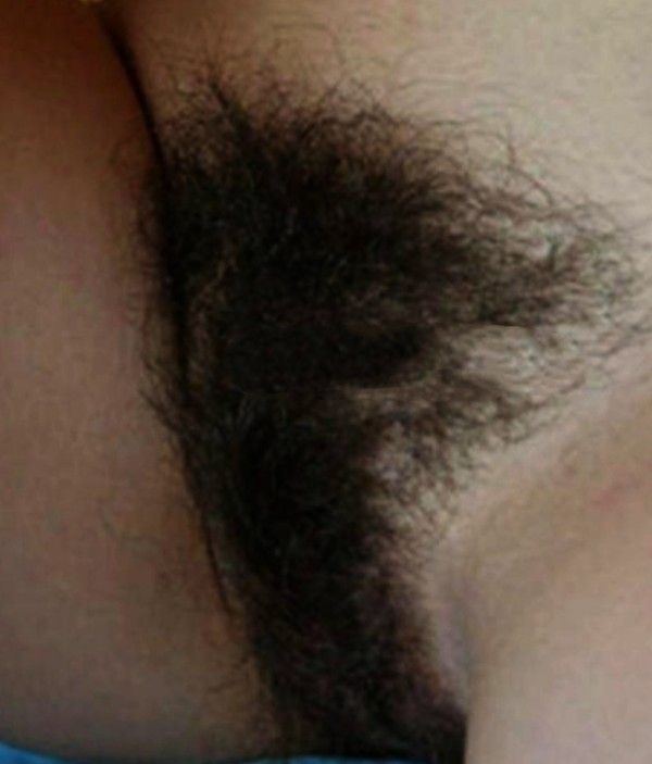 VEN COMETE UN COÑITO PELUDO