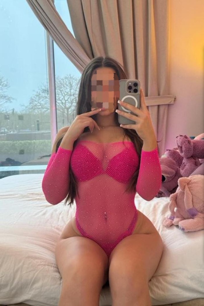 NATALIA MUY CARIÑOSA Y BESUCONA