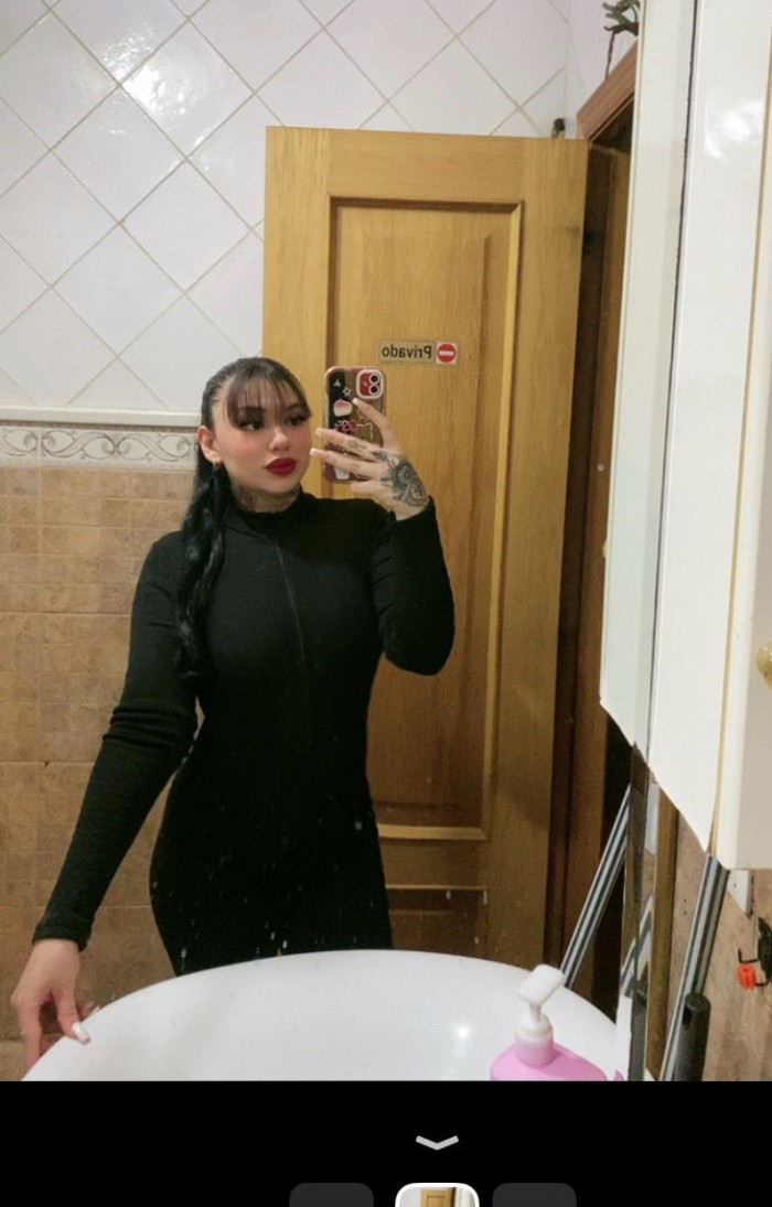 LA MÁS TRAGONA Y CHUPA POLLAS