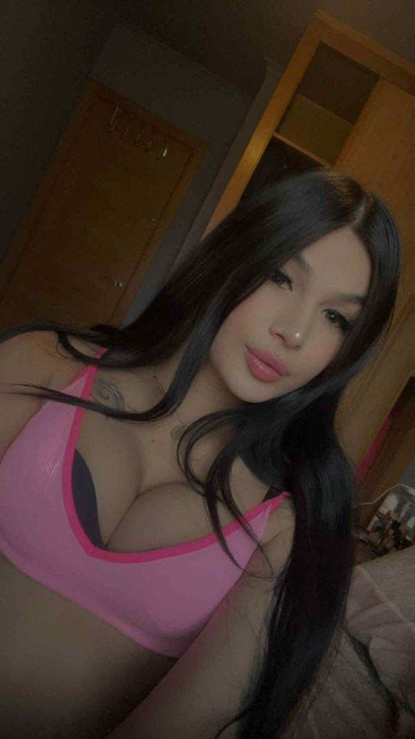 POTENTE DOTADA CARIÑOSA COMPLACIENTE TRANS