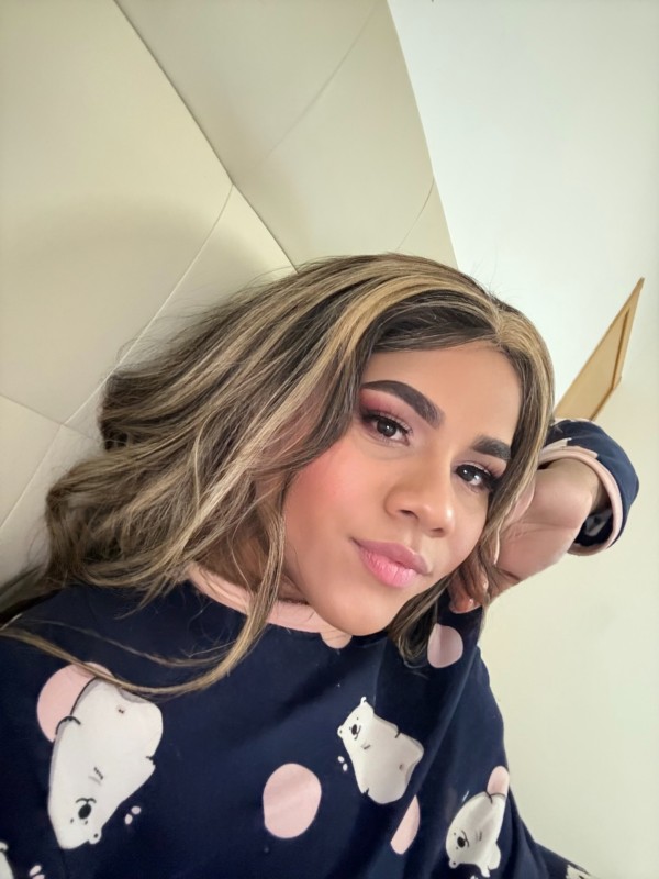 Chica trans latina guapa fiestera de polla grande