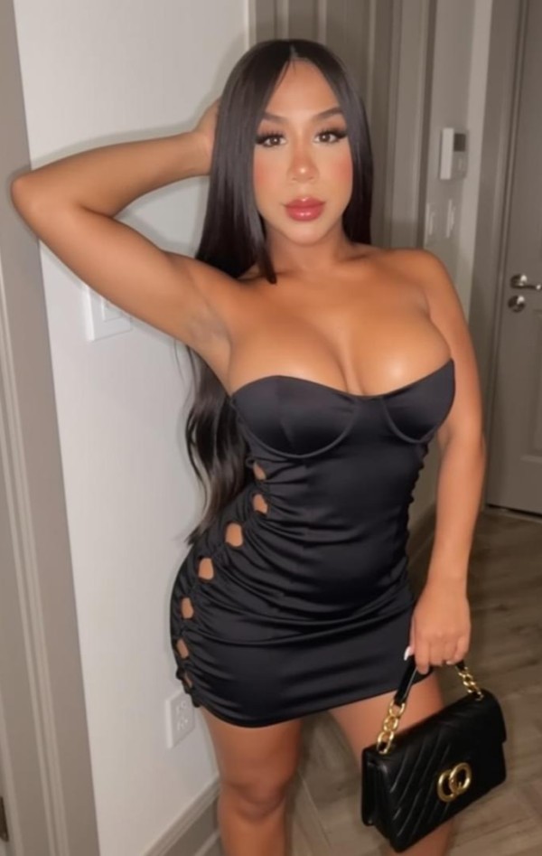 Estoy lista para complacer tus deseos más íntimos