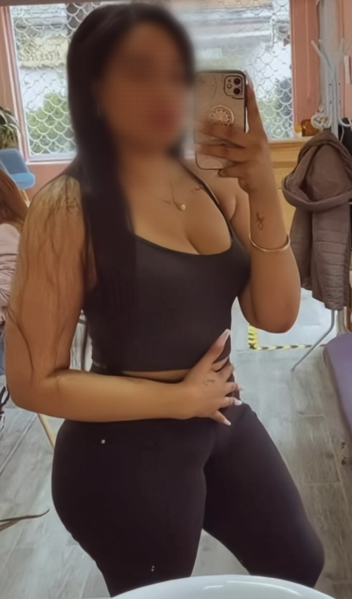 Dominicana muy bonita y caliente