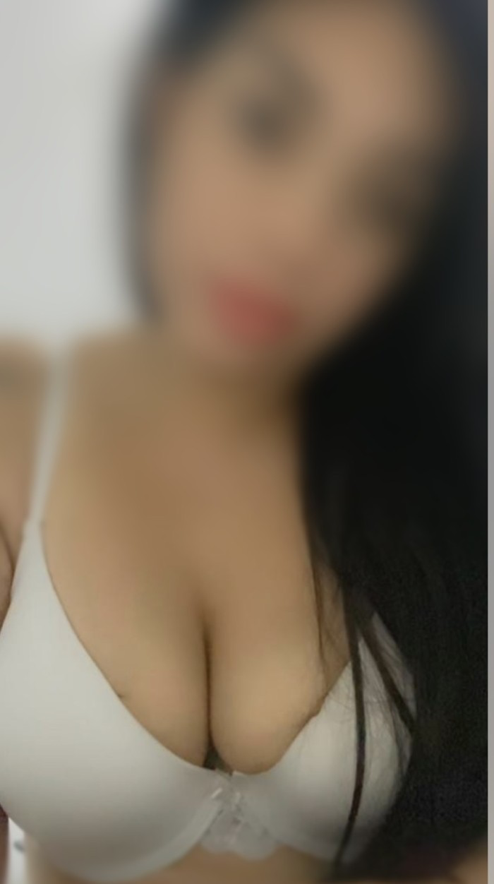 Dominicana muy bonita y caliente