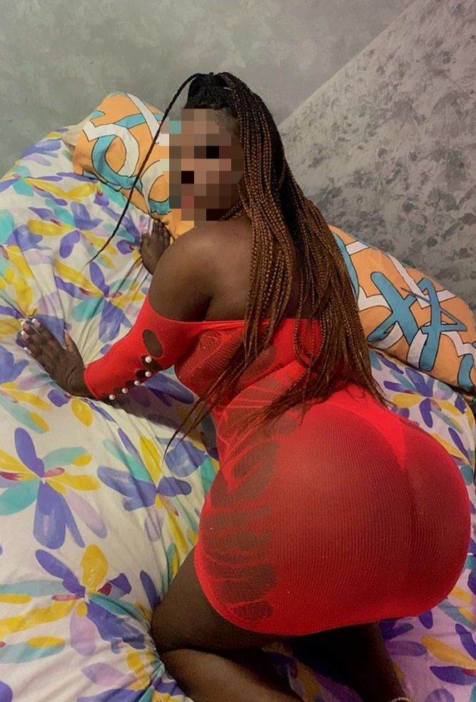 IMPLICADA CACHONDA MORBOSA DESEOSA DE PLACER