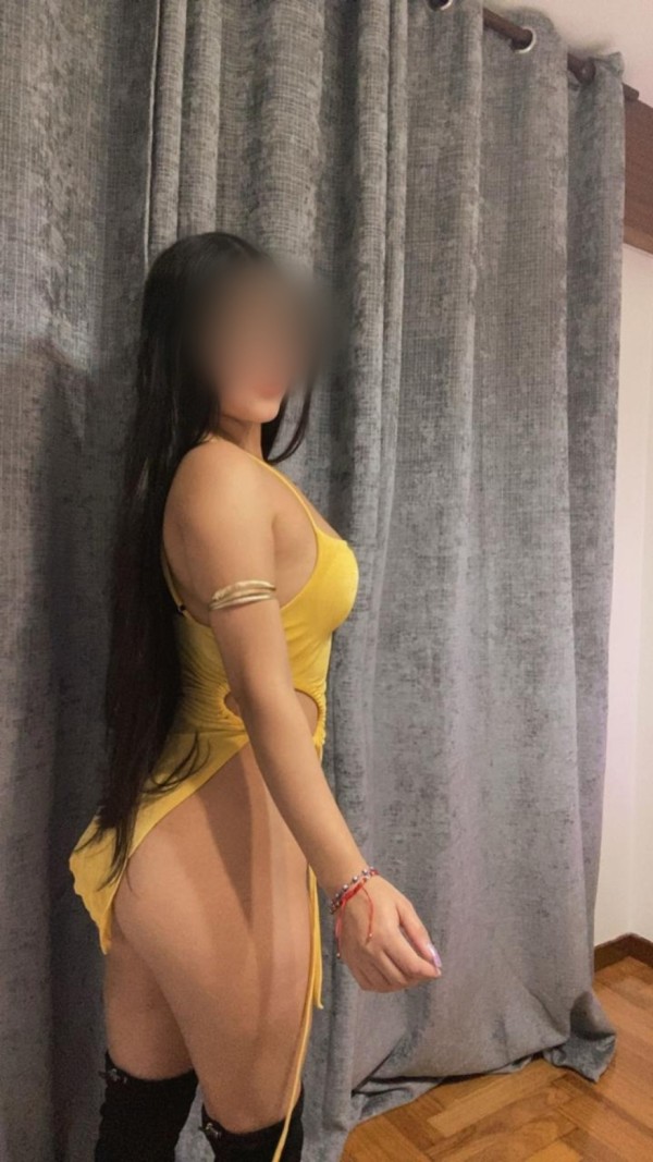 RECIEN LLEGADA A CORUÑA, PRECIOSA JOVENCITA