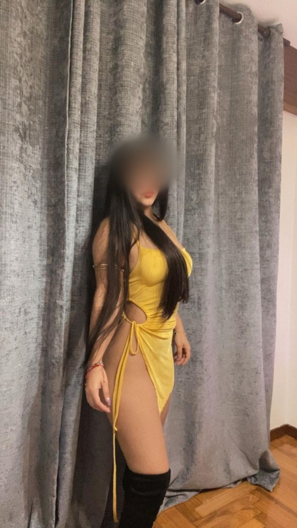 RECIEN LLEGADA A CORUÑA, PRECIOSA JOVENCITA