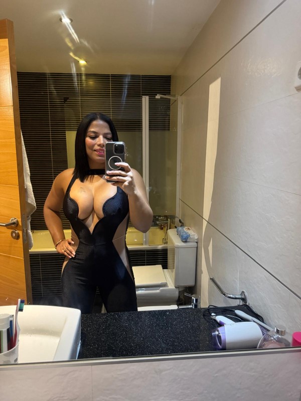 DANIELA LATINA CON GANAS DE FOLLAR