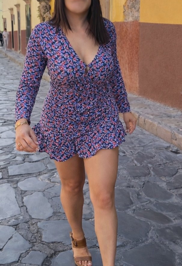 MADURA ELEGANTE MASAJISTA EN PARÓ DESPLAZÓ