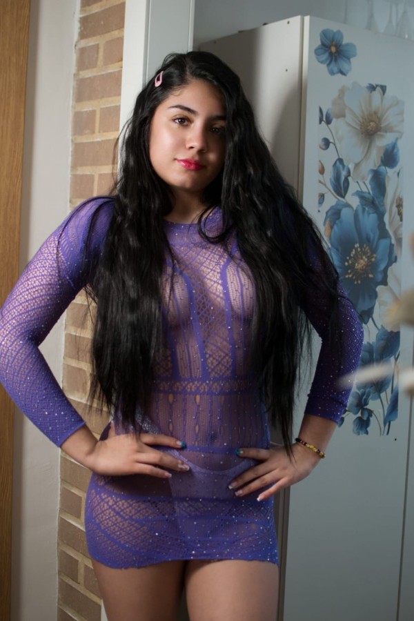 NIÑATA CON GANAS DE SEXO
