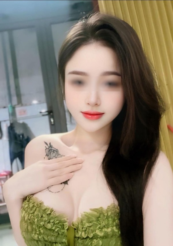 ASIÁTICAS JÓVENES Y MUY GUAPAS EN USERA