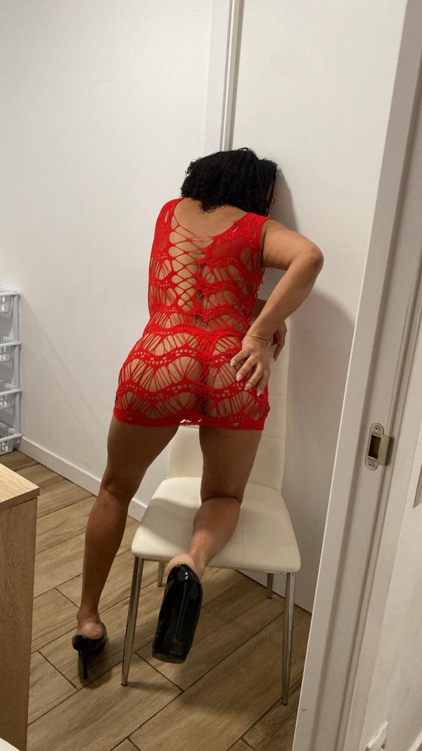 PATRICIA 32 AÑOS, DESEO ARDIENTE QUE NO PODRÁS CONTROLAR…