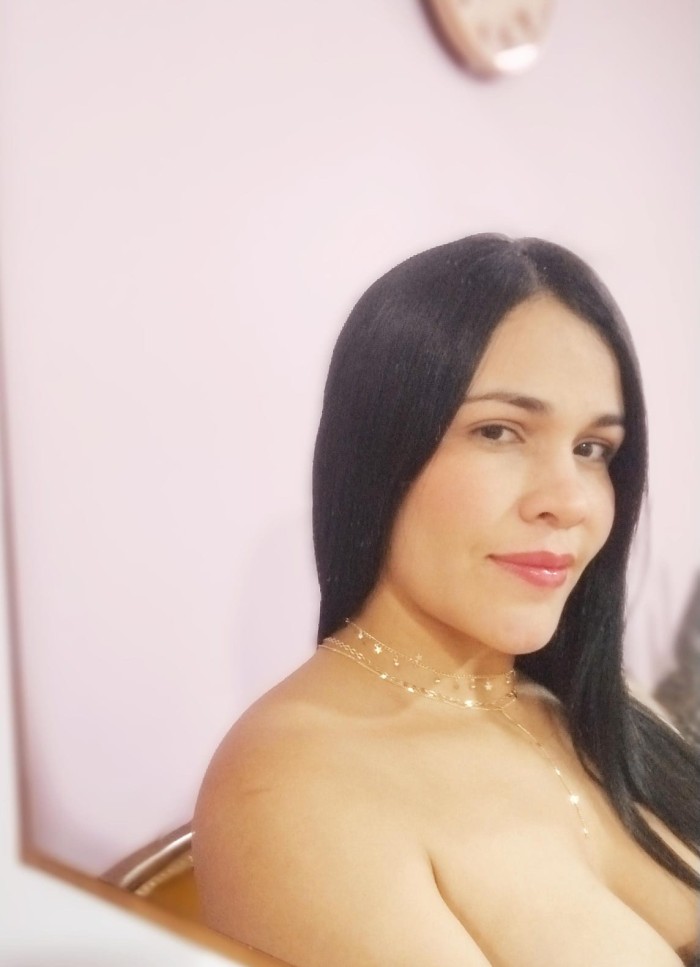 ARDIENTE JUGUETONA (VÍA JULIA)