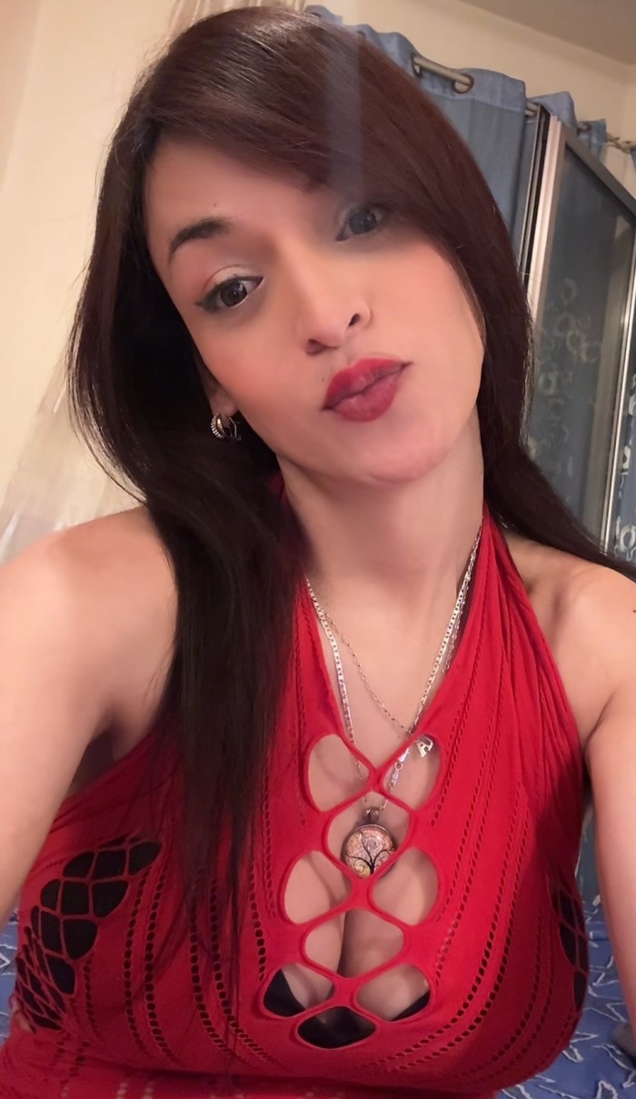 TU REINA LOBA CACHONDA